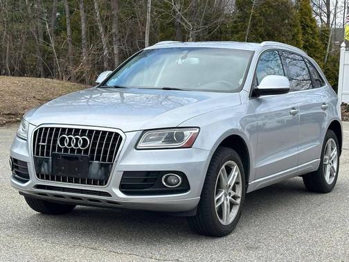 Silver 2015 Audi Q5 2.0T Premium