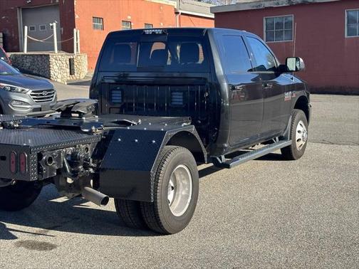 2018 RAM 3500 Big Horn Crew Cab 4x4 8' Box