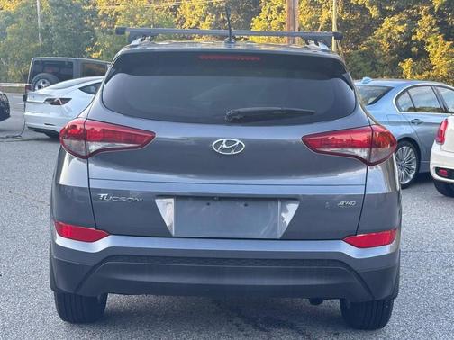 2016 Hyundai TUCSON SE