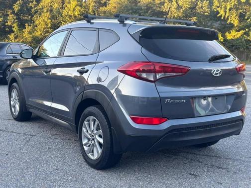 2016 Hyundai TUCSON SE