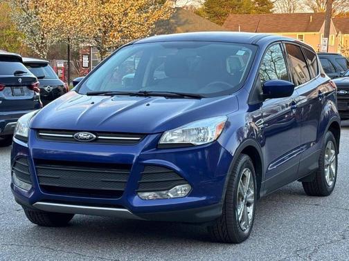 Deep Impact Blue 2016 Ford Escape SE