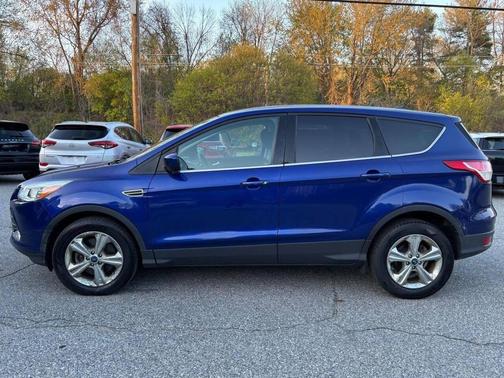Deep Impact Blue 2016 Ford Escape SE