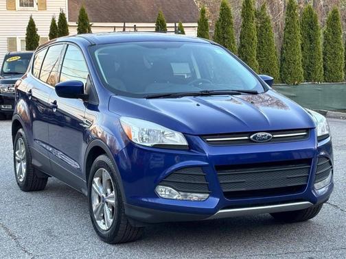 Deep Impact Blue 2016 Ford Escape SE