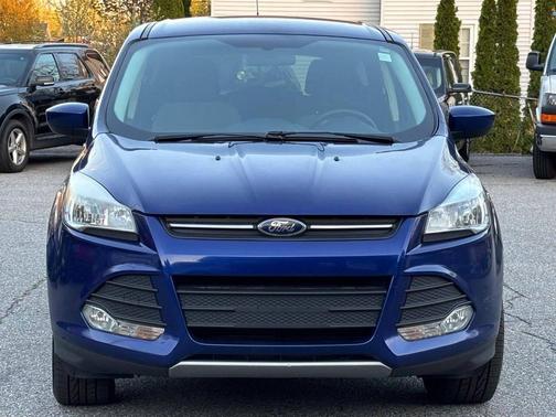 Deep Impact Blue 2016 Ford Escape SE