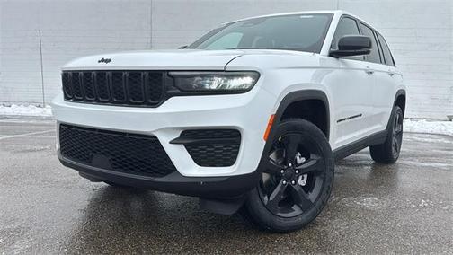2025 Jeep Grand Cherokee Laredo