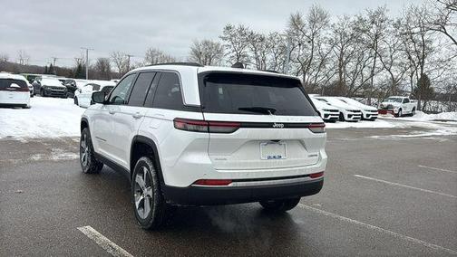 Bright White Clearcoat 2026 Jeep Grand Cherokee Limited