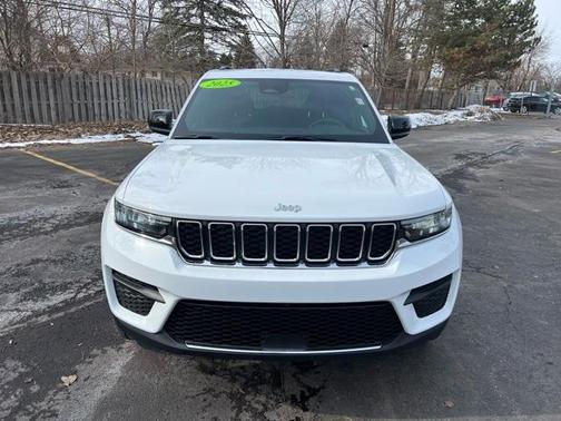 2025 Jeep Grand Cherokee Laredo