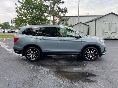 2022 Honda Pilot Touring 7-Passenger