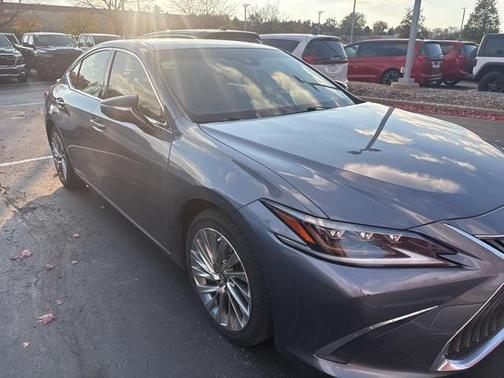 2019 Lexus ES 300h Luxury