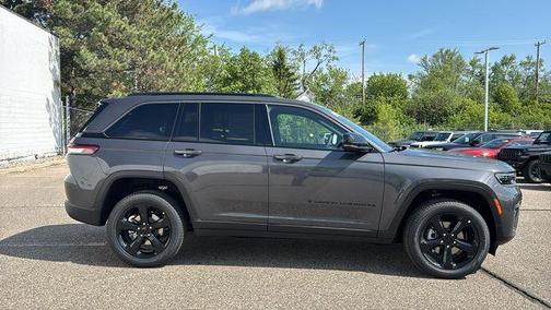 Metallic 2026 Jeep Grand Cherokee Limited