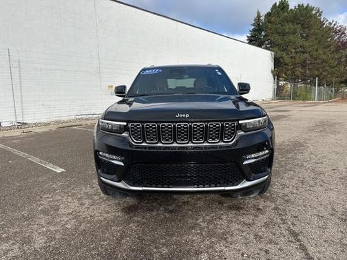 2023 Jeep Grand Cherokee Summit