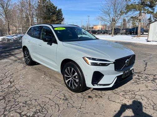 2025 Volvo XC60 B5 Plus