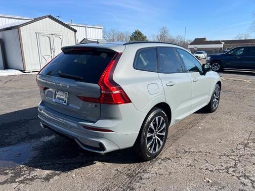 2025 Volvo XC60 B5 Plus