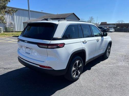 Bright White Clearcoat 2025 Jeep Grand Cherokee 4xe Base