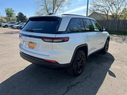 2024 Jeep Grand Cherokee Laredo