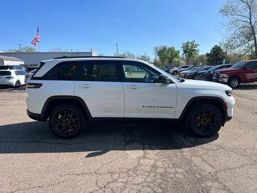 2024 Jeep Grand Cherokee Laredo