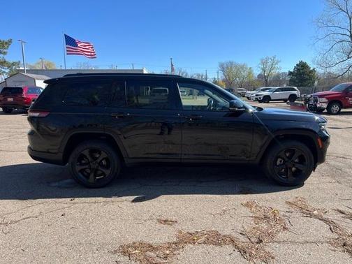 2022 Jeep Grand Cherokee L Laredo