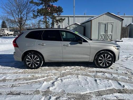2025 Volvo XC60 B5 Plus