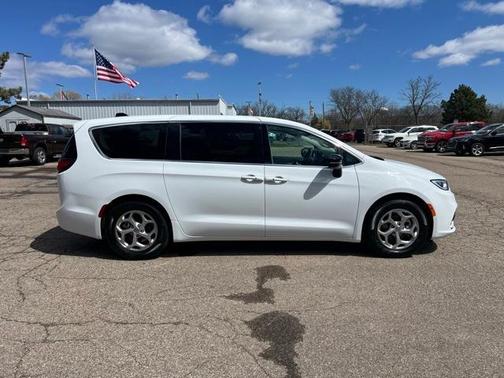 2024 Chrysler Pacifica Limited