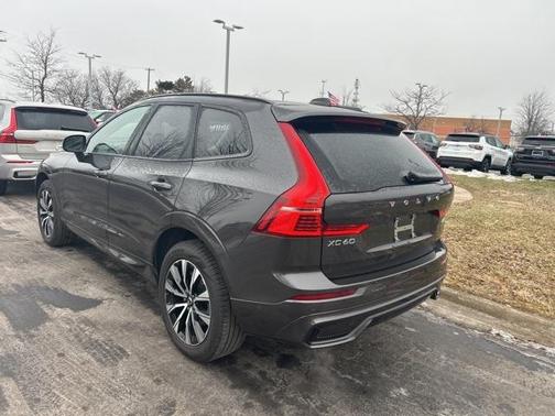 2025 Volvo XC60 B5 Plus