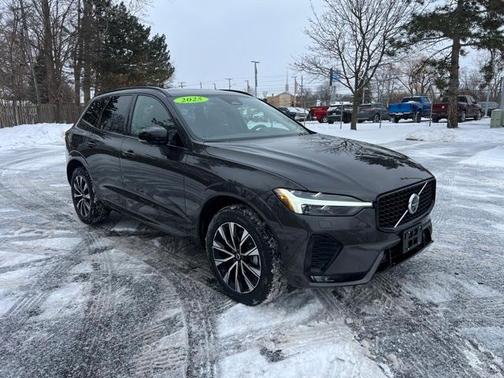 2025 Volvo XC60 B5 Plus