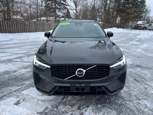 2025 Volvo XC60 B5 Plus