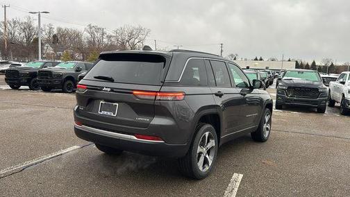 Metallic 2026 Jeep Grand Cherokee Limited
