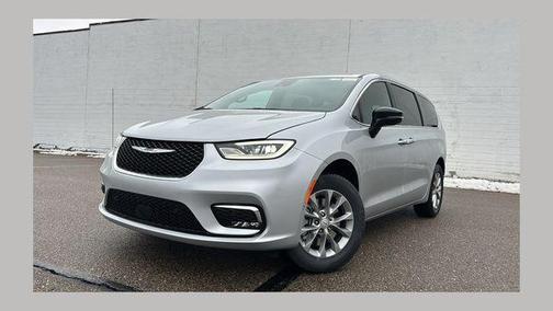 Silver Mist Clearcoat 2026 Chrysler Pacifica Select