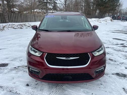 2023 Chrysler Pacifica Touring-L