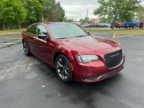 2020 Chrysler 300 Touring