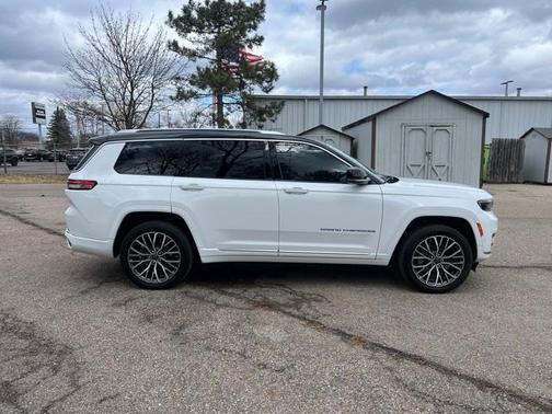 2022 Jeep Grand Cherokee L Summit