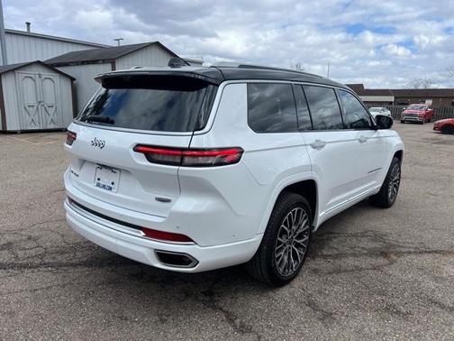 2022 Jeep Grand Cherokee L Summit