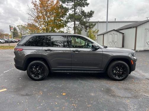 2024 Jeep Grand Cherokee Laredo