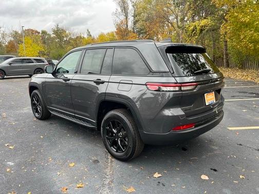 2024 Jeep Grand Cherokee Laredo