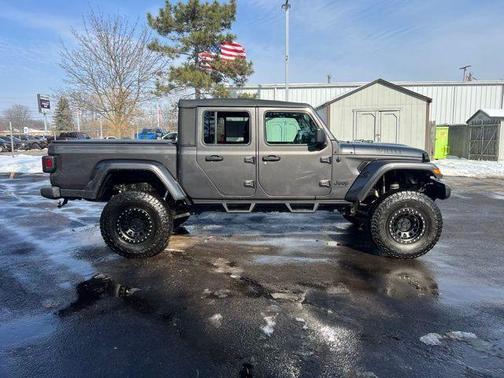 2022 Jeep Gladiator Sport