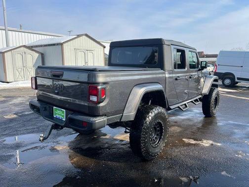 2022 Jeep Gladiator Sport