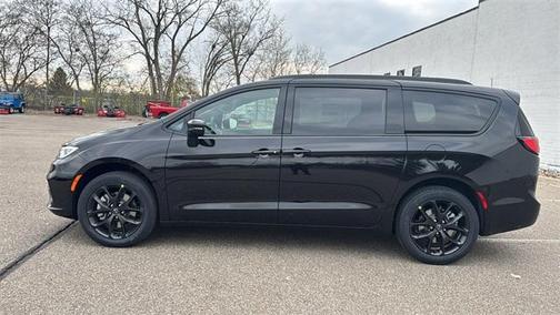 2026 Chrysler Pacifica Limited