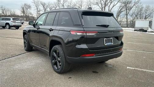 2025 Jeep Grand Cherokee Laredo