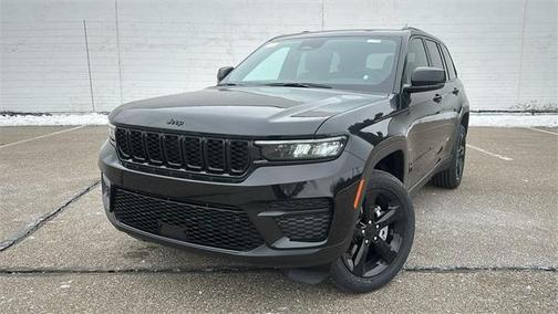 2025 Jeep Grand Cherokee Laredo