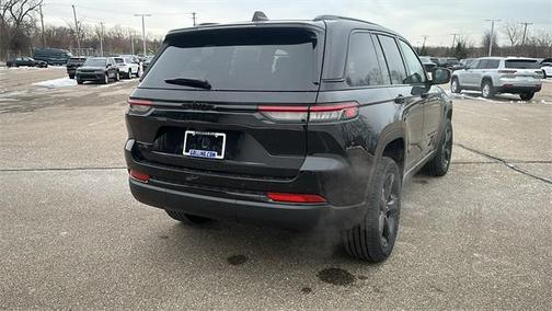 2025 Jeep Grand Cherokee Laredo