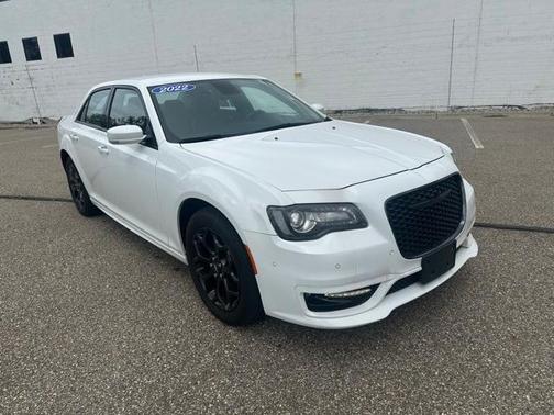 2022 Chrysler 300 Touring L