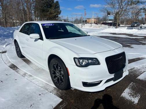 2022 Chrysler 300 Touring L