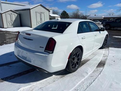 2022 Chrysler 300 Touring L
