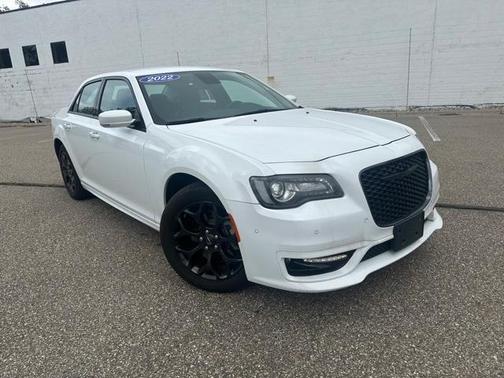 2022 Chrysler 300 Touring L