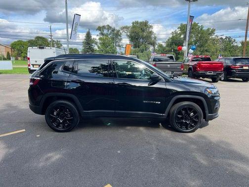 Diamond Black 2022 Jeep Compass Latitude Lux