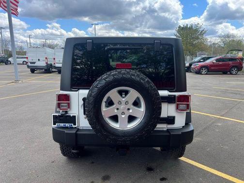Bright White Clearcoat 2016 Jeep Wrangler Unlimited Sport