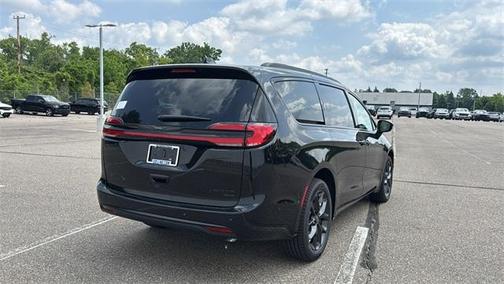 2025 Chrysler Pacifica Limited