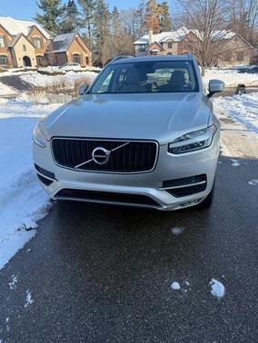 2016 Volvo XC90 T6 Momentum