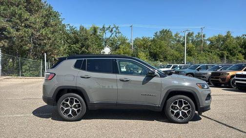 Sting Gray Clearcoat 2026 Jeep Compass Limited