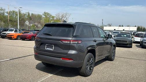 Metallic 2026 Jeep Grand Cherokee Limited